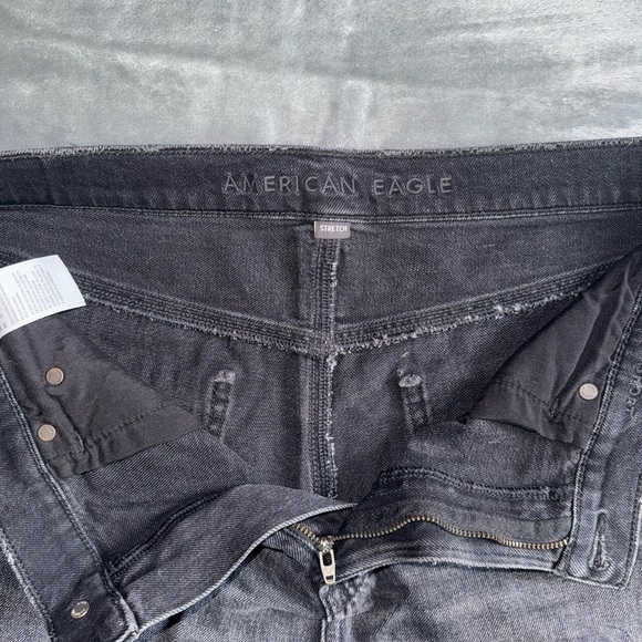 American Eagle - Black - Highest Waist '90s Boyfriend Short - Picture 2 of 6